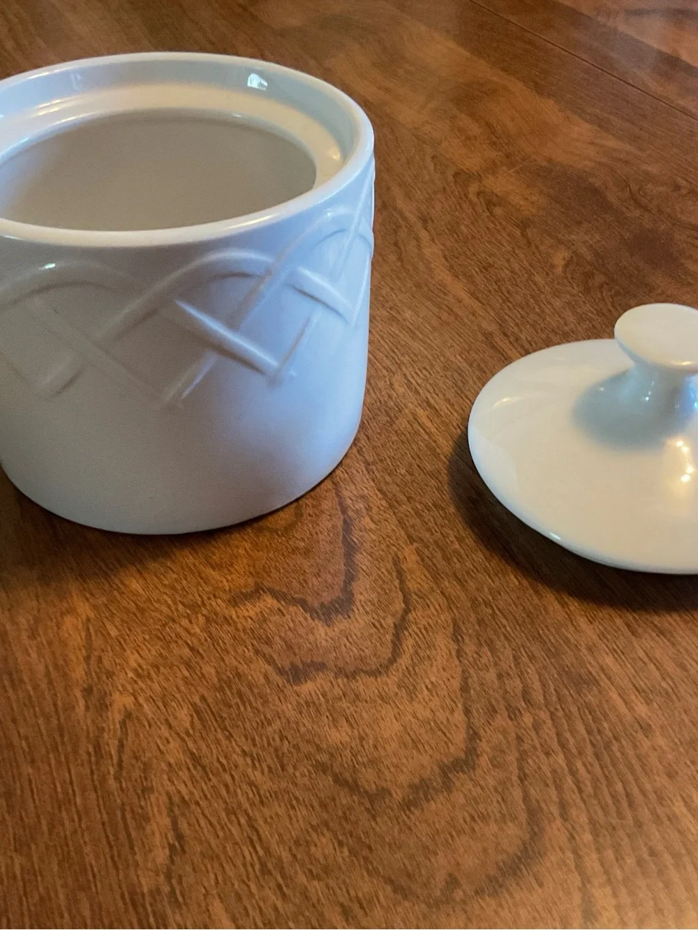 Oneida Picnic White Ceramic Covered Sugar Bowl